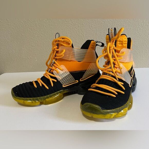 VITIKE Men’s Basketball Shoe. - Picture 1 of 10